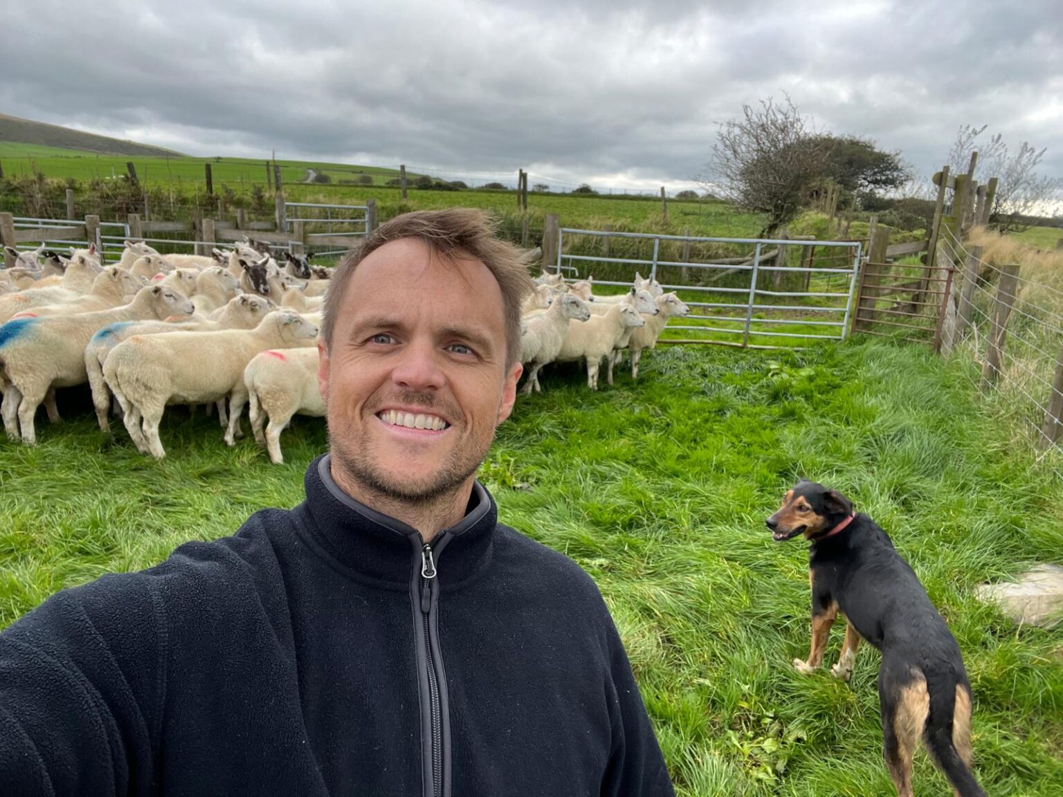 Sheep farmer turned scientist Ben Palmer won £75k for discovering shrimp can manipulate light to form crystals used in eco-friendly whitening products and sunscreens.