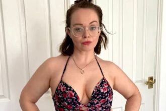 A mum is going viral for embracing body positivity with humor, declaring her thighs don’t gap, they clap, while rocking bikinis and inspiring confidence this summer.