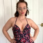 A mum is going viral for embracing body positivity with humor, declaring her thighs don’t gap, they clap, while rocking bikinis and inspiring confidence this summer.