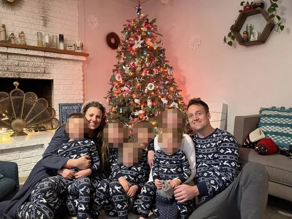 After a job loss, Sharon became the breadwinner while Kerry embraced life as a proud “tradhusband,” transforming their family dynamic and defying traditional Mormon roles.
