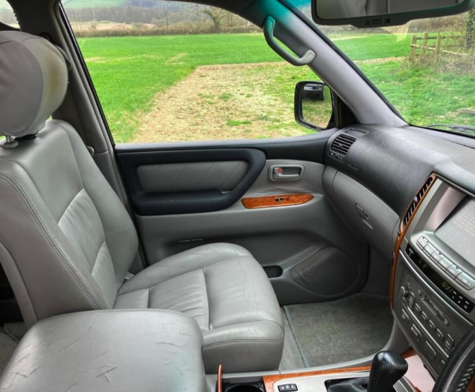 Comedy icon Jethro's cherished J35 TER number plate sold for £30,500 at auction, topping the sale of his Land Cruiser and farming gear after his 2021 passing.