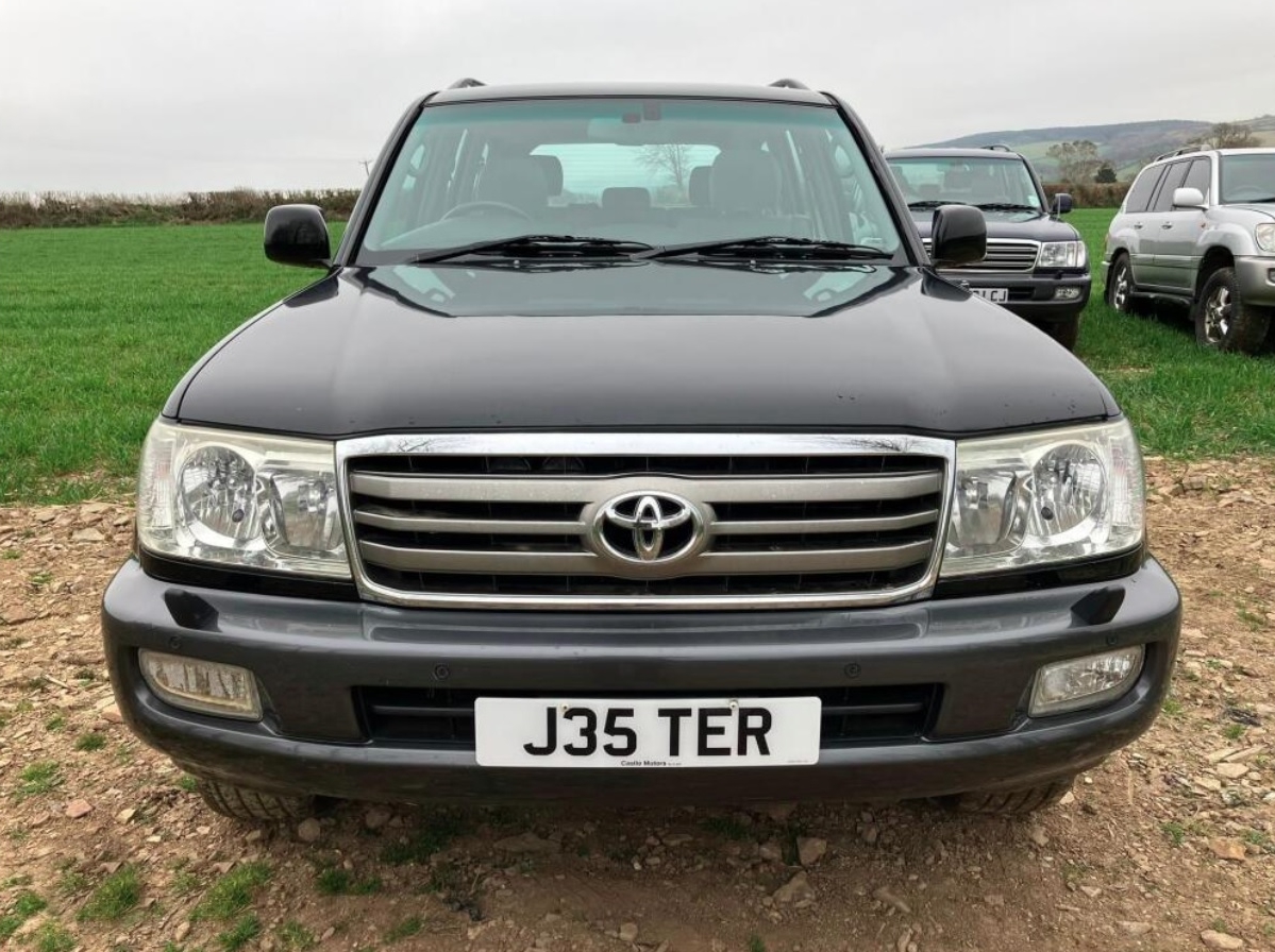 Comedy icon Jethro's cherished J35 TER number plate sold for £30,500 at auction, topping the sale of his Land Cruiser and farming gear after his 2021 passing.