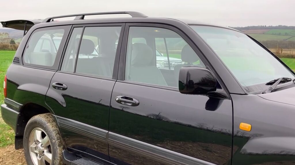 Comedy icon Jethro's cherished J35 TER number plate sold for £30,500 at auction, topping the sale of his Land Cruiser and farming gear after his 2021 passing.
