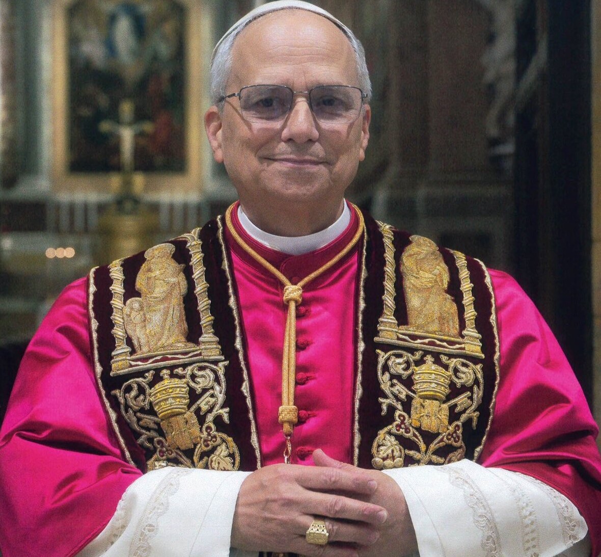 Pope Leo XIV, a Roma fan and lookalike of manager Claudio Ranieri, has delighted supporters with his “Forza Roma” cheer – sparking jokes and comparisons online.