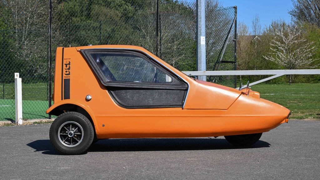Rare 1971 Bond Bug 700ES with Star Wars fame and 41k miles hits auction June 1. Restored, road ready and packed with charm, it's priced at £10,000 in Northampton.