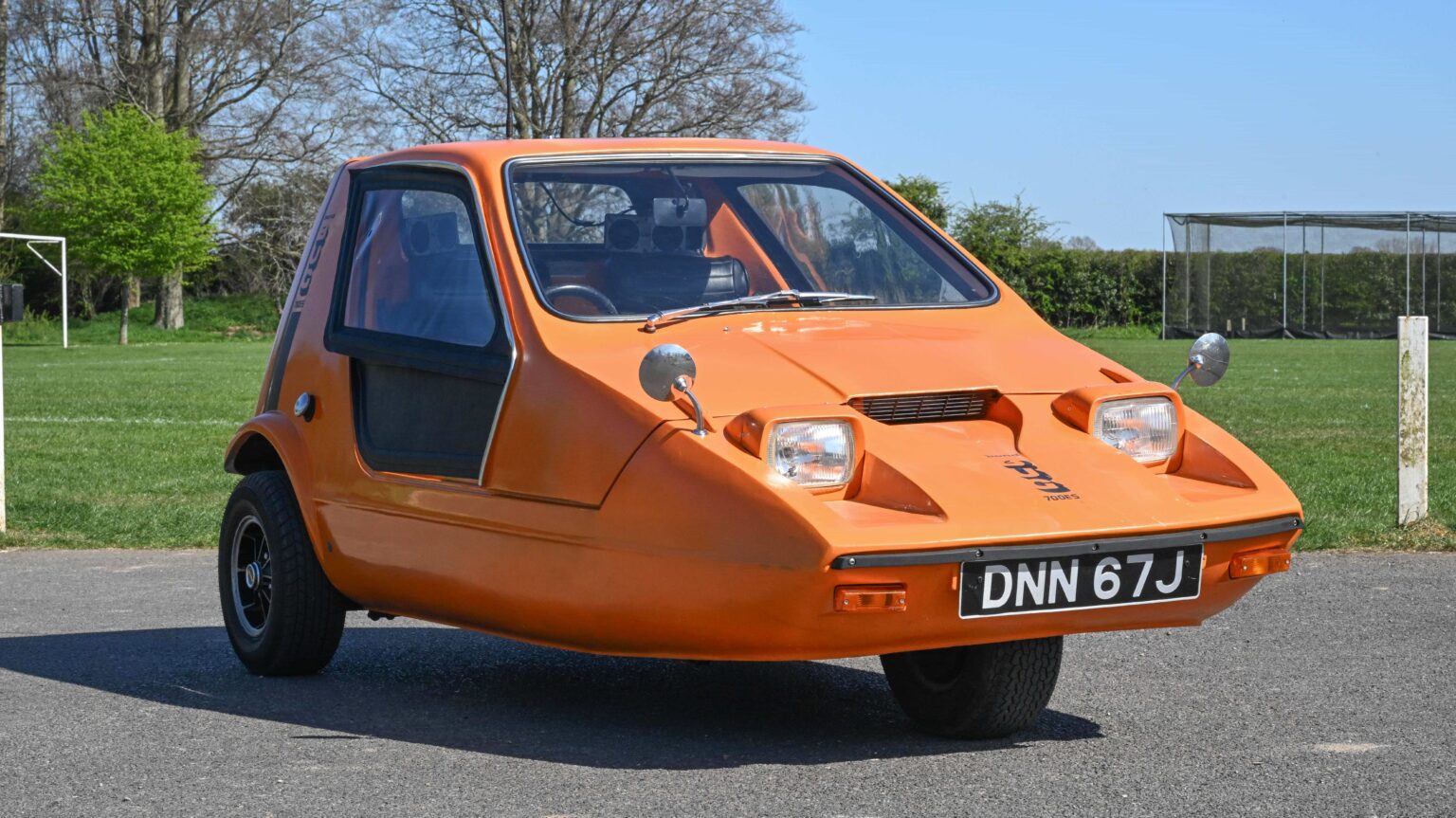 Rare 1971 Bond Bug 700ES with Star Wars fame and 41k miles hits auction June 1. Restored, road ready and packed with charm, it's priced at £10,000 in Northampton.