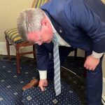 A hidden tunnel under the US Capitol was found beneath the Lincoln Room floorboards, once used by British soldiers during the 1814 invasion, according to local legend.