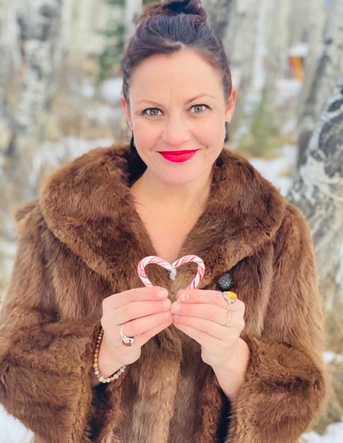 Animal psychic Jaime Breeze claims she can talk to pets dead or alive, revealing secrets and emotions through energy-based communication that stuns and surprises owners.