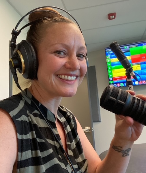 Animal psychic Jaime Breeze claims she can talk to pets dead or alive, revealing secrets and emotions through energy-based communication that stuns and surprises owners.