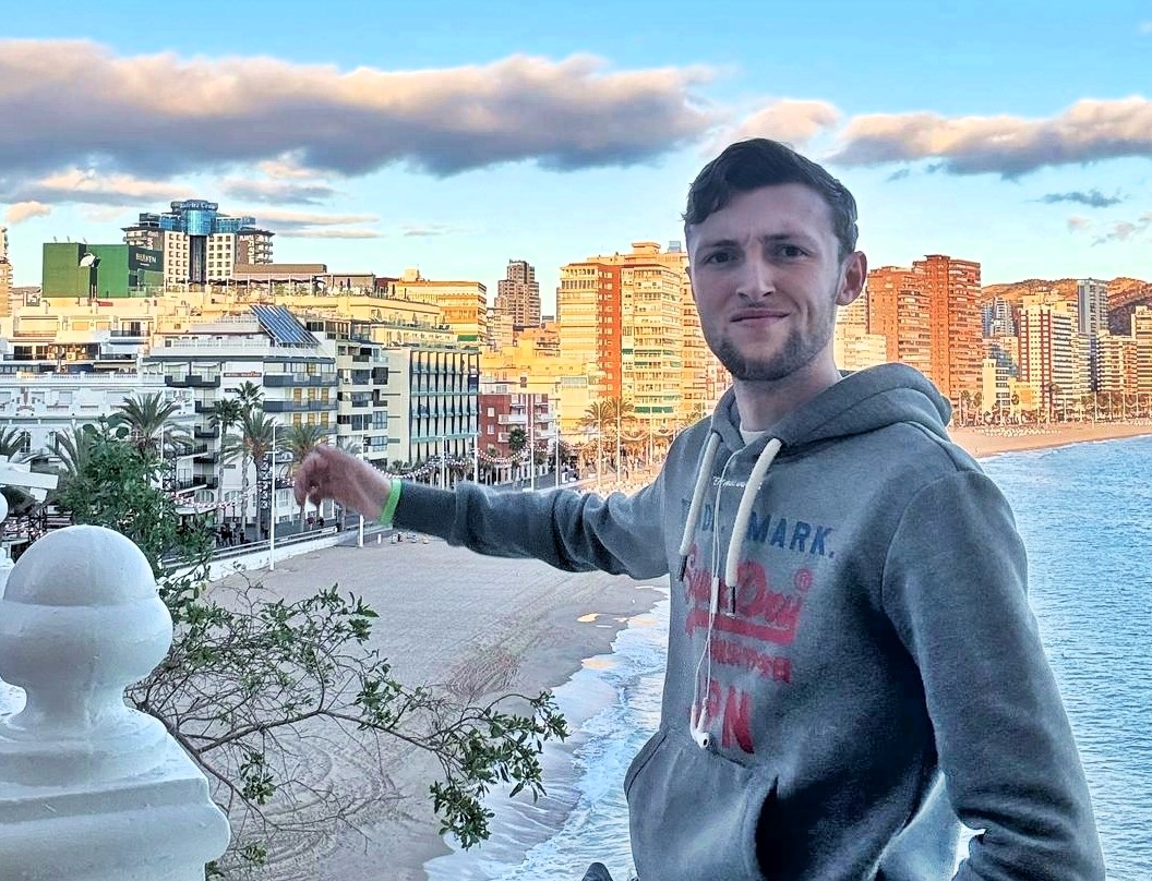British expat Harry Poulton slams Benidorm’s party boats, banana rides, and parasailing as tourist rip-offs, urging others to save their money and avoid painful regrets.