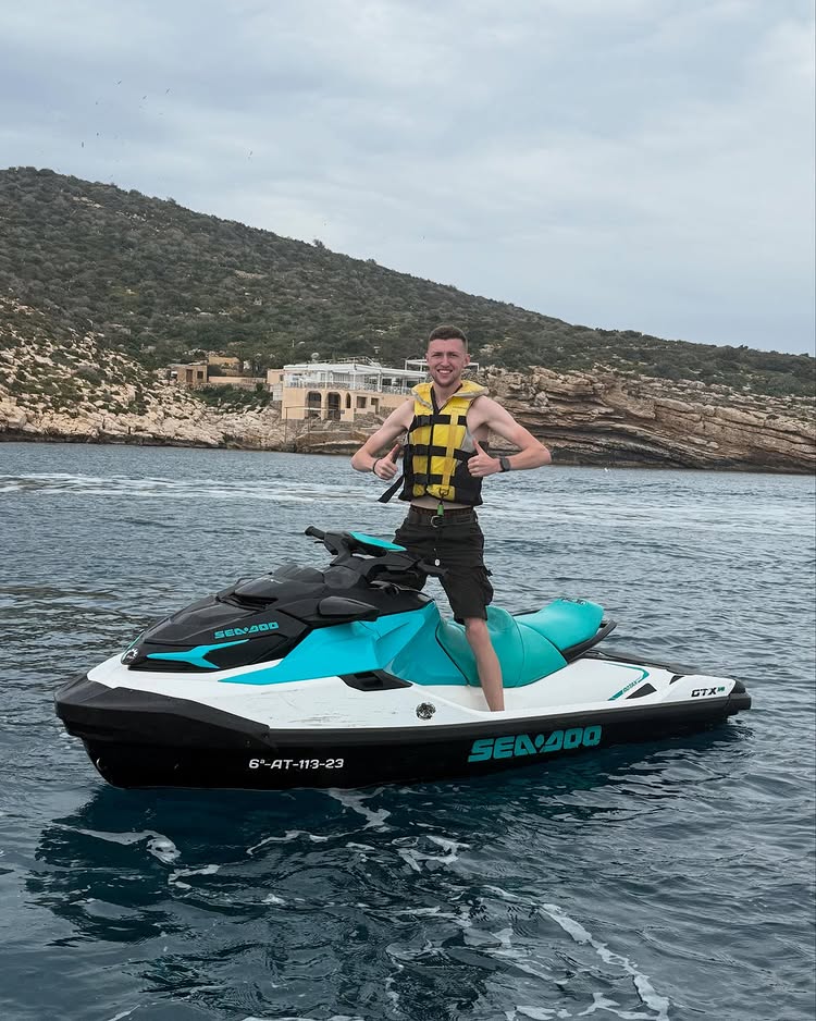 British expat Harry Poulton slams Benidorm’s party boats, banana rides, and parasailing as tourist rip-offs, urging others to save their money and avoid painful regrets.