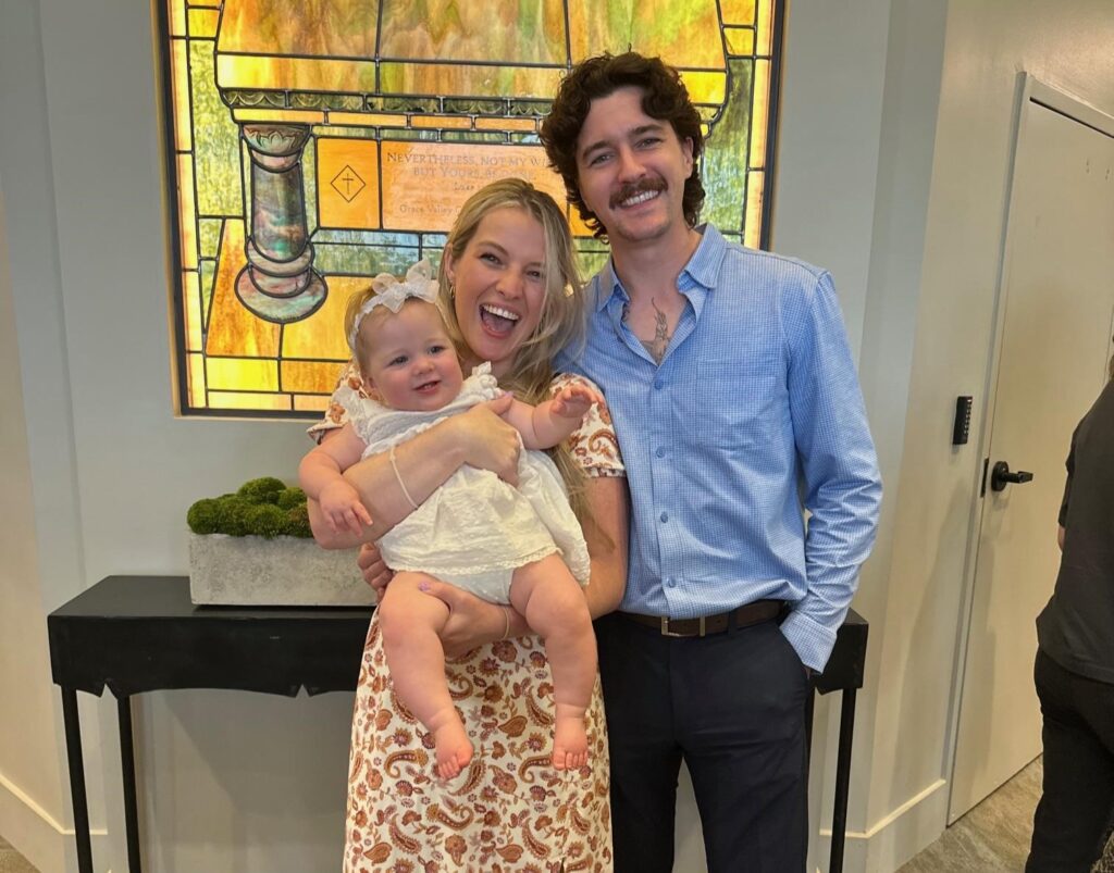 A dad’s emotional reaction to his baby saying “Dada” for the first time has gone viral, melting hearts across the internet with over 20.5m views and countless teary responses.