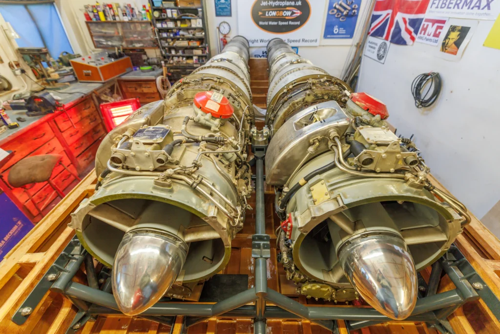 Granddad builds world's fastest boat in garage with 2 jet engines - David Aldred aims to break 317mph water speed record on Lake Coniston with Longbow hydroplane.