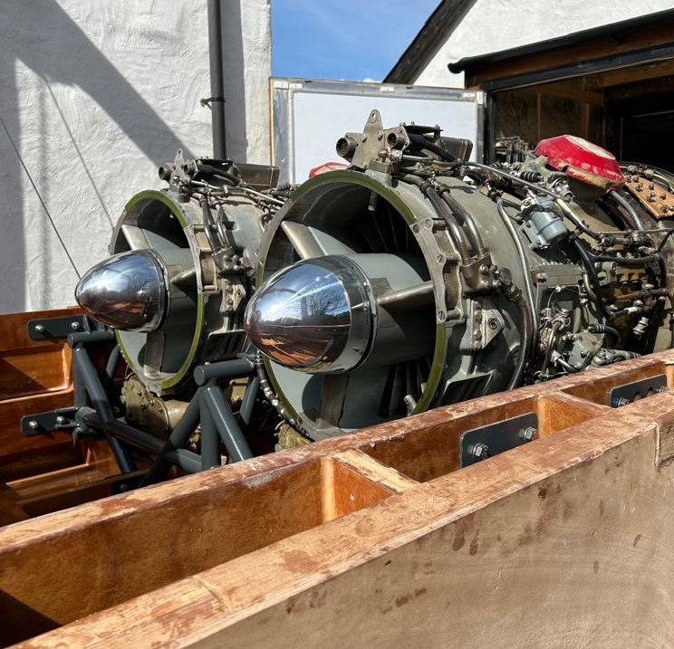 Granddad builds world's fastest boat in garage with 2 jet engines - David Aldred aims to break 317mph water speed record on Lake Coniston with Longbow hydroplane.