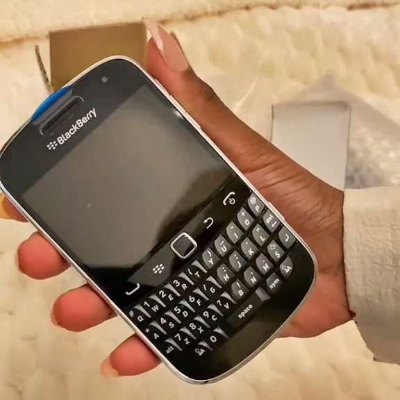Gen Z influencer swaps iPhone for a Blackberry Bold to escape phone addiction - her viral TikTok sparks a wave of nostalgia and a push for simpler digital lives.