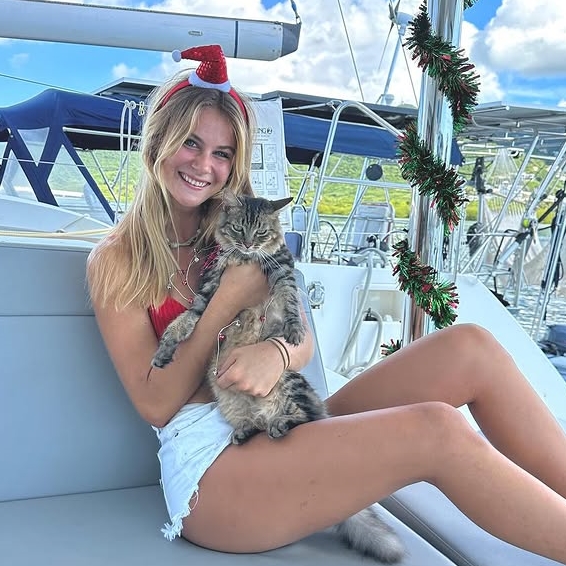 Lauren Landers is sailing the world solo with her cat Mako, recently completing a 4,000-mile journey from Panama to French Polynesia, inspiring thousands online.
