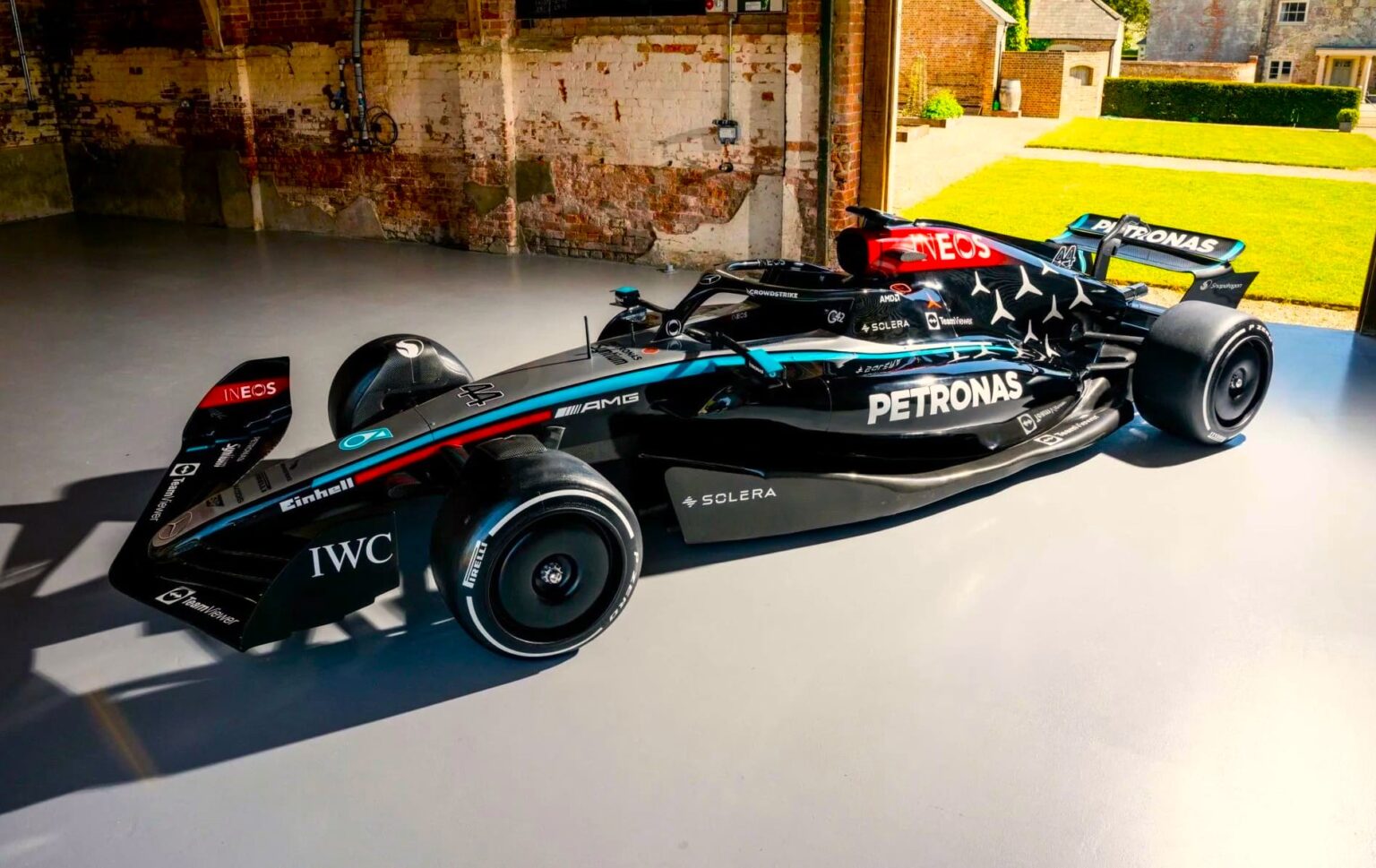 A life-sized replica of Lewis Hamilton’s 2024 F1 car is on sale for £20,000 in Dorset featuring carbon-fibre details, racing slicks and a full cockpit display.
