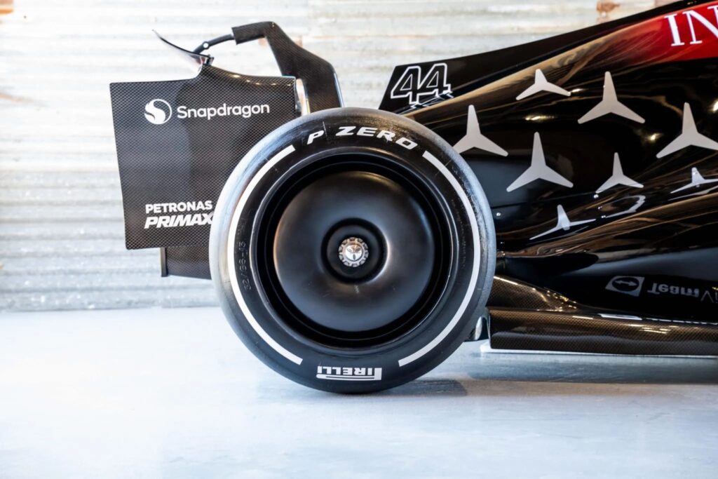 A life-sized replica of Lewis Hamilton’s 2024 F1 car is on sale for £20,000 in Dorset featuring carbon-fibre details, racing slicks and a full cockpit display.