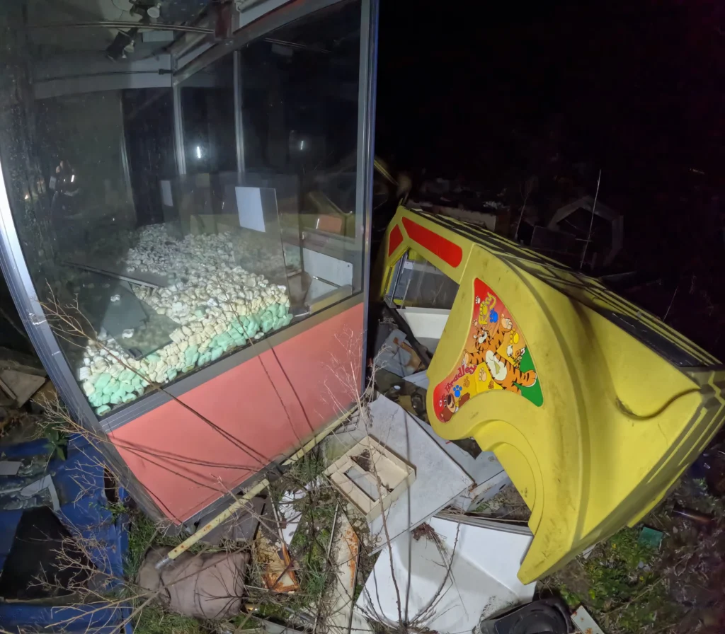 An urban explorer found 60 decaying rides at a creepy abandoned funfair in South Wales - with intact kids' rides, arcade machines and ghost trains lost to time.