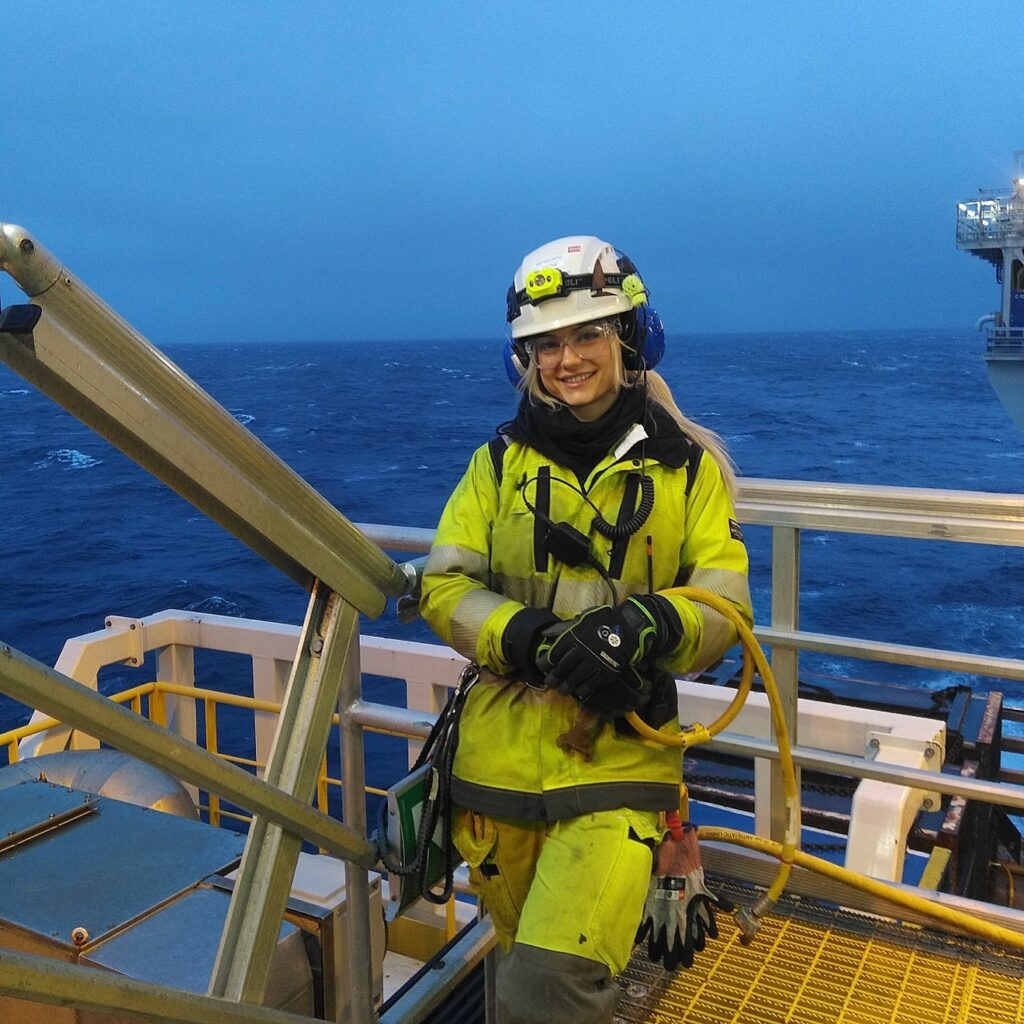 Make-up loving offshore electrician Benedikte Vatne stuns with her unique career. Working just 17 weeks a year, she embraces glam and grit while thriving at sea.