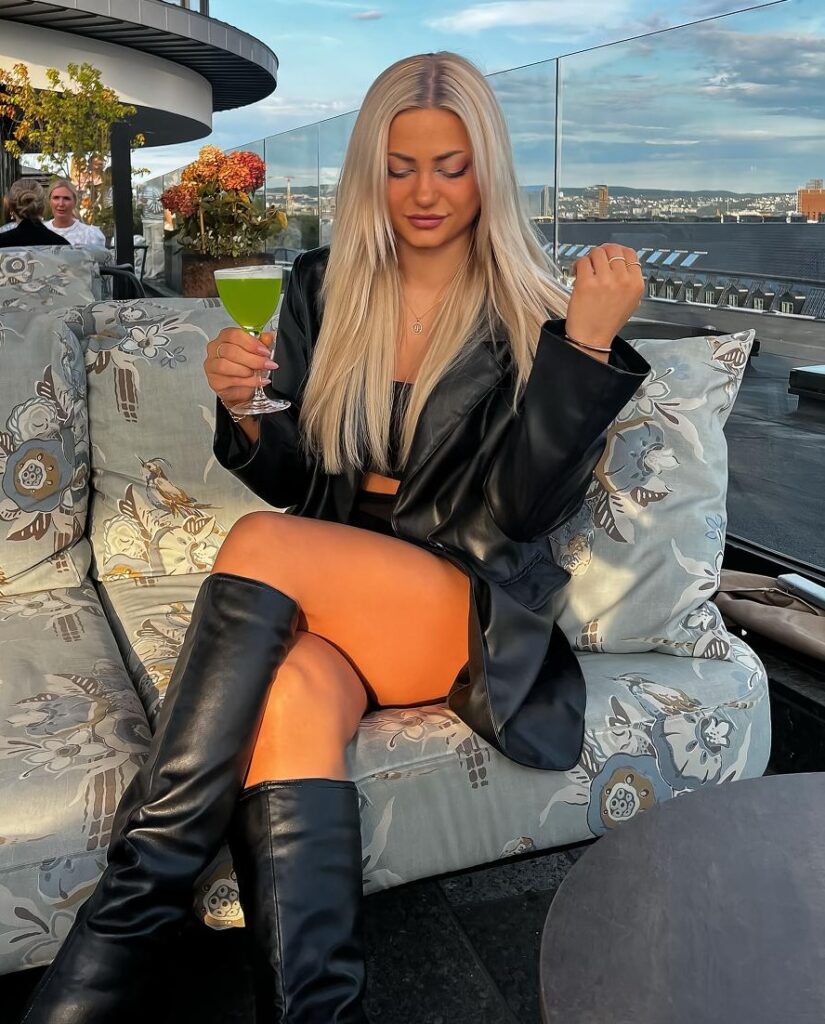 Make-up loving offshore electrician Benedikte Vatne stuns with her unique career. Working just 17 weeks a year, she embraces glam and grit while thriving at sea.
