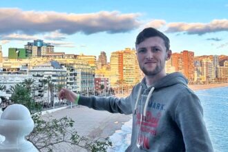 British expat Harry Poulton slams Benidorm’s party boats, banana rides, and parasailing as tourist rip-offs, urging others to save their money and avoid painful regrets.