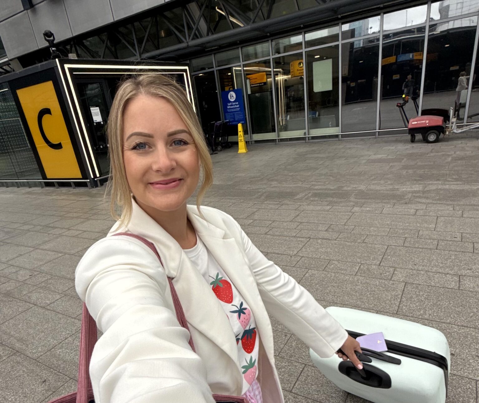 Mum-of-two Lara Joanna Jarvis saves up to £800 per trip using ChatGPT to plan affordable holidays, cutting costs, time, and stress with personalized AI travel prompts.