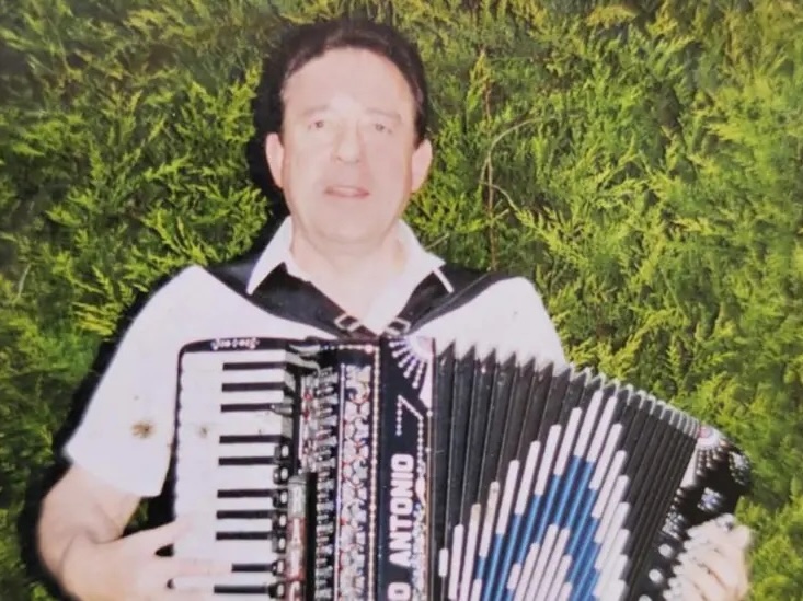 World's largest private accordion collection with 750 rare instruments, from 19th century flutinas to digital models, could fetch £250,000 at Belfast auction.