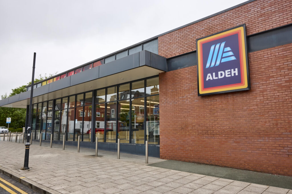 Aldi’s Prestwich store was renamed “Aldeh” in tribute to Oasis’ reunion and the Manc accent. Locals launched a petition to make it permanent, calling it a proud cultural landmark.