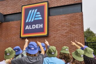 Aldi’s Prestwich store was renamed “Aldeh” in tribute to Oasis’ reunion and the Manc accent. Locals launched a petition to make it permanent, calling it a proud cultural landmark.