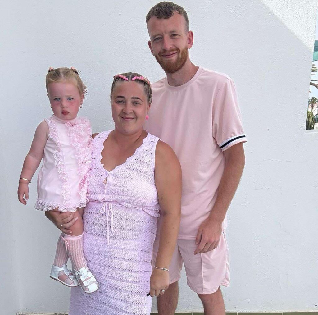 Mum-of-six sparks outrage by reserving nine sunbeds before breakfast on family holiday in Fuerteventura as furious Brits slam her controversial poolside tactic.