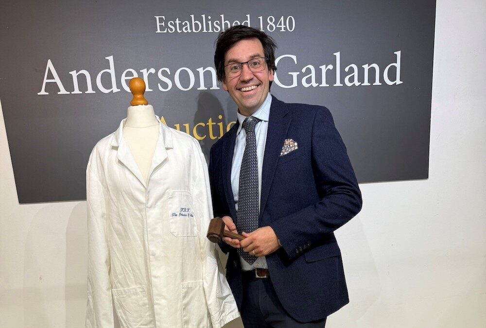 Princess Diana’s unwashed lab coat from a 1992 factory visit, left behind the day her separation was announced, has sold for £4,500 after decades hidden in a wardrobe.
