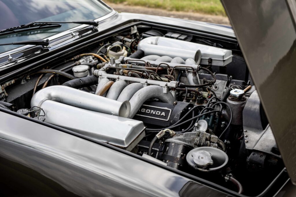 Orlando Bloom’s classic 1971 Aston Martin DBS V8 sold for £63,250, far below its £120,000 guide price, despite its powerful legacy and Hollywood ownership.