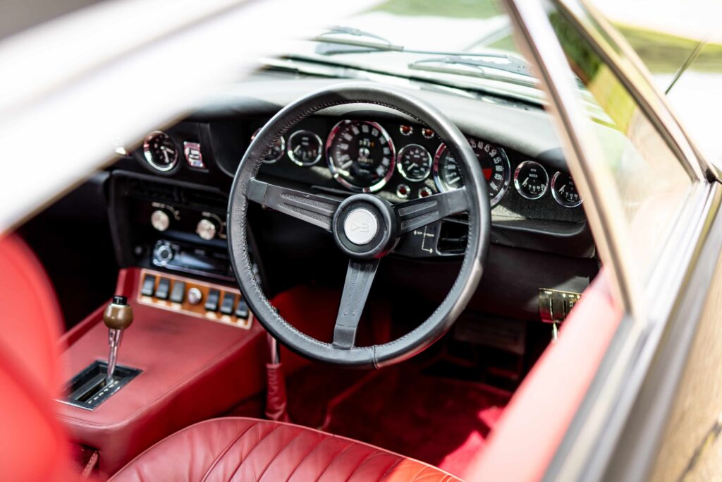 Orlando Bloom’s classic 1971 Aston Martin DBS V8 sold for £63,250, far below its £120,000 guide price, despite its powerful legacy and Hollywood ownership.