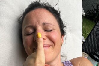 A sleep expert’s house-visualisation hack has gone viral with 2.1m views, helping people doze off during heatwaves by mentally walking through a familiar but not personal home.