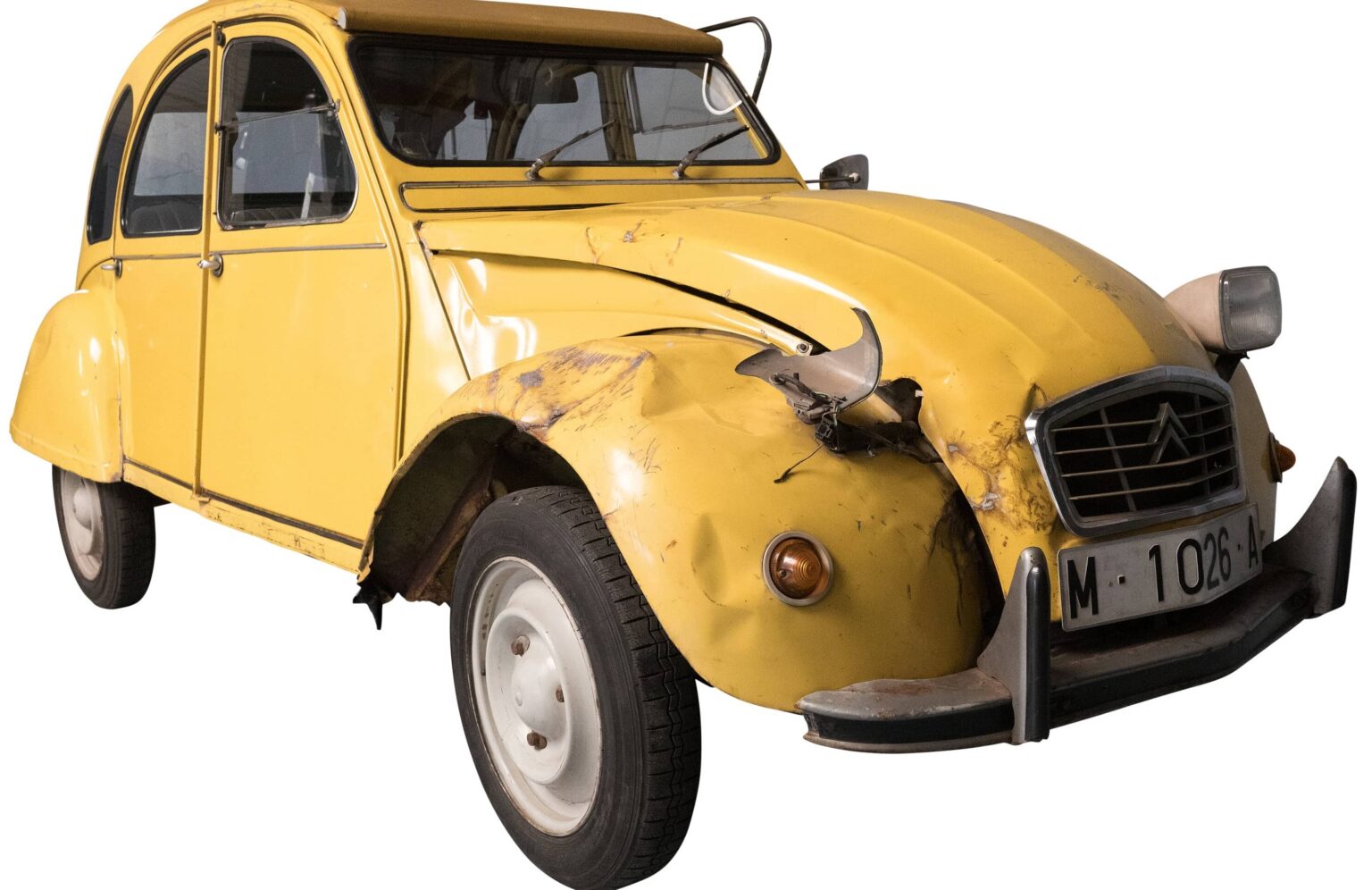 Roger Moore’s iconic Citroën 2CV from the 1981 Bond film For Your Eyes Only has sold for £111,000, having starred in the legendary chase scene with Bond girl Carole Bouquet.
