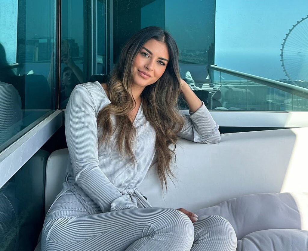 Ex-London waitress moves abroad with £1k, now earns £10k a month creating content while living in Bali and Dubai, says she'll never return to the "depressing" UK.