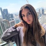 Ex-London waitress moves abroad with £1k, now earns £10k a month creating content while living in Bali and Dubai, says she'll never return to the "depressing" UK.