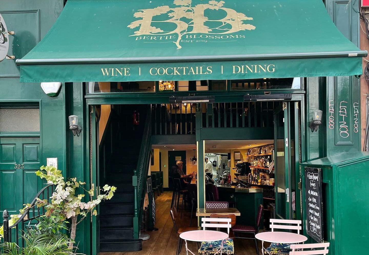 Staff at Ed Sheeran's Bertie Blossoms bar in Notting Hill urge customers not to give money or cigarettes to homeless people outside, following complaints from patrons.