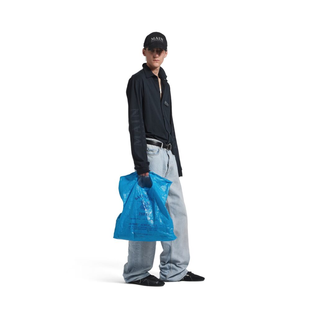 Balenciaga’s £775 Marché Packable Tote mimics a worn supermarket bag with crinkles, Paris store details and Italian craftsmanship, sparking debate over luxury pricing.