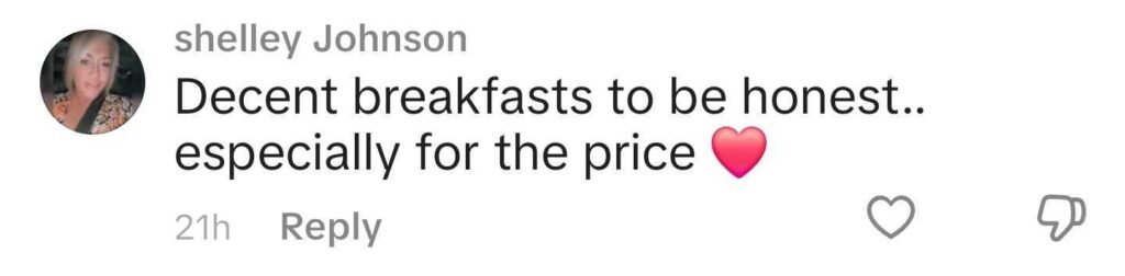 Social media comment on the post of A Brit known for his Benidorm antics has praised Uncle Ron’s for offering a full English breakfast and pint for just £4.50 calling it one of the best deals in the hotspot.