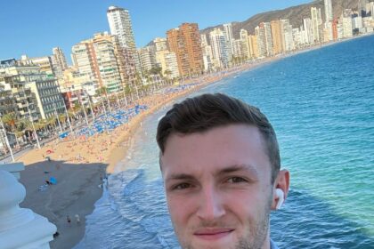 British expat Harry Poulton reveals why paying by card in Benidorm is safer and smarter, offering better exchange rates and spending control while avoiding tourist fines.