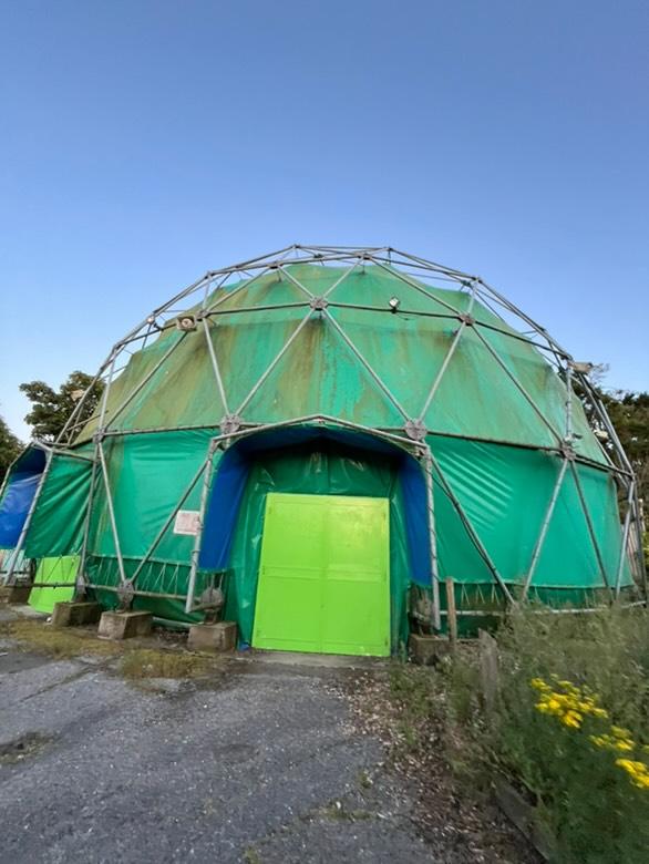 Urban explorer Charlee Popperwell was saddened by the decaying remains of Flambards theme park in Cornwall, closed after 48 years due to rising costs and ride retirements.
