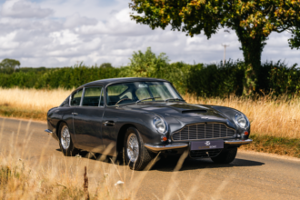 Jimmy Carr has converted his £250k Aston Martin DB6 into an electric car with 60kWh batteries 150 mile range and zero emissions while keeping its iconic 60s performance.