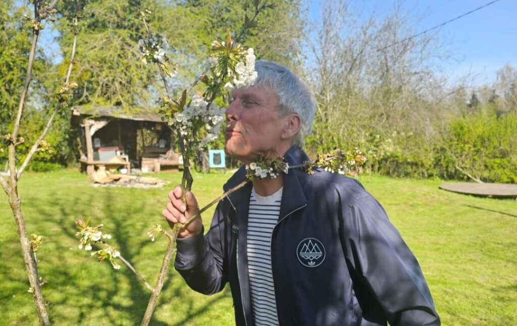 Happy Mondays legend Bez reveals he downs a gallon of honey every month after giving up sweets as the 61-year-old beekeeper calls his favourite honey snack like “dropping acid”.