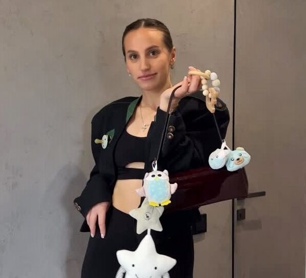 Brie Larson tries the viral Nicki Minaj challenge for fun but the trend turns dangerous as one woman breaks her spine attempting the pose in a shocking kitchen accident.