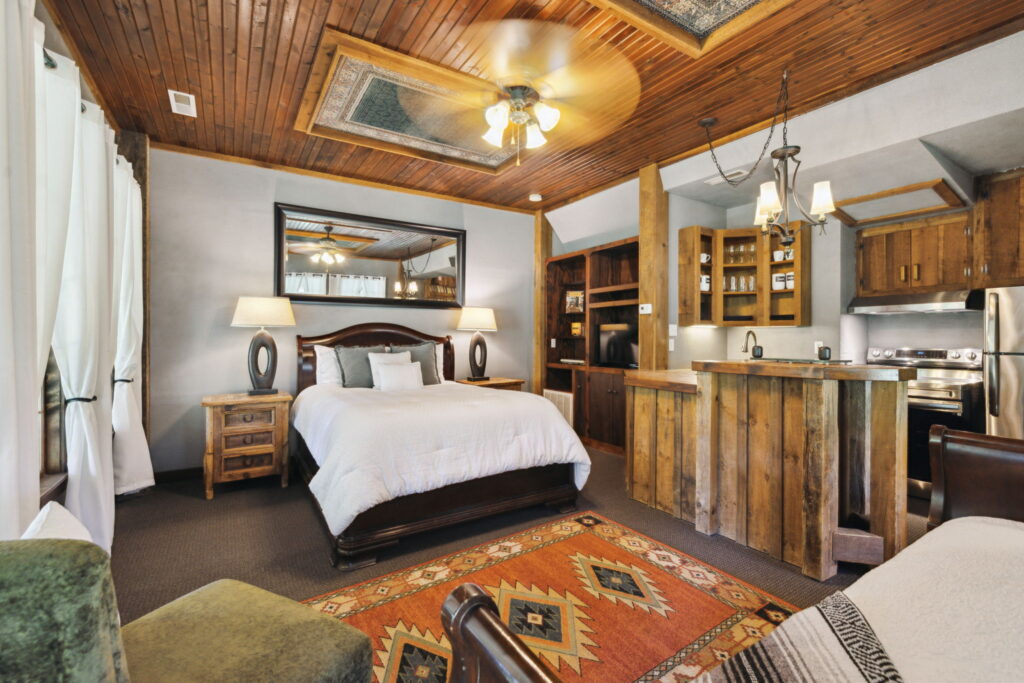 Legendary Nashville recording studio Dark Horse hits market for \$24m - estate where Taylor Swift, Dolly Parton and Shawn Mendes recorded comes with luxury manor house.