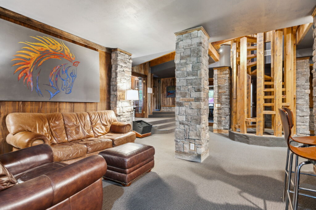 Legendary Nashville recording studio Dark Horse hits market for \$24m - estate where Taylor Swift, Dolly Parton and Shawn Mendes recorded comes with luxury manor house.
