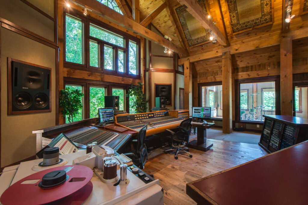 Legendary Nashville recording studio Dark Horse hits market for \$24m - estate where Taylor Swift, Dolly Parton and Shawn Mendes recorded comes with luxury manor house.