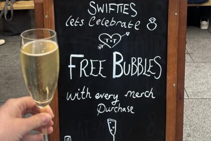 Taylor Swift fans can toast her engagement with free bubbly at The Black Dog pub in Vauxhall London - the bar named on her album is offering drinks for Swifties.